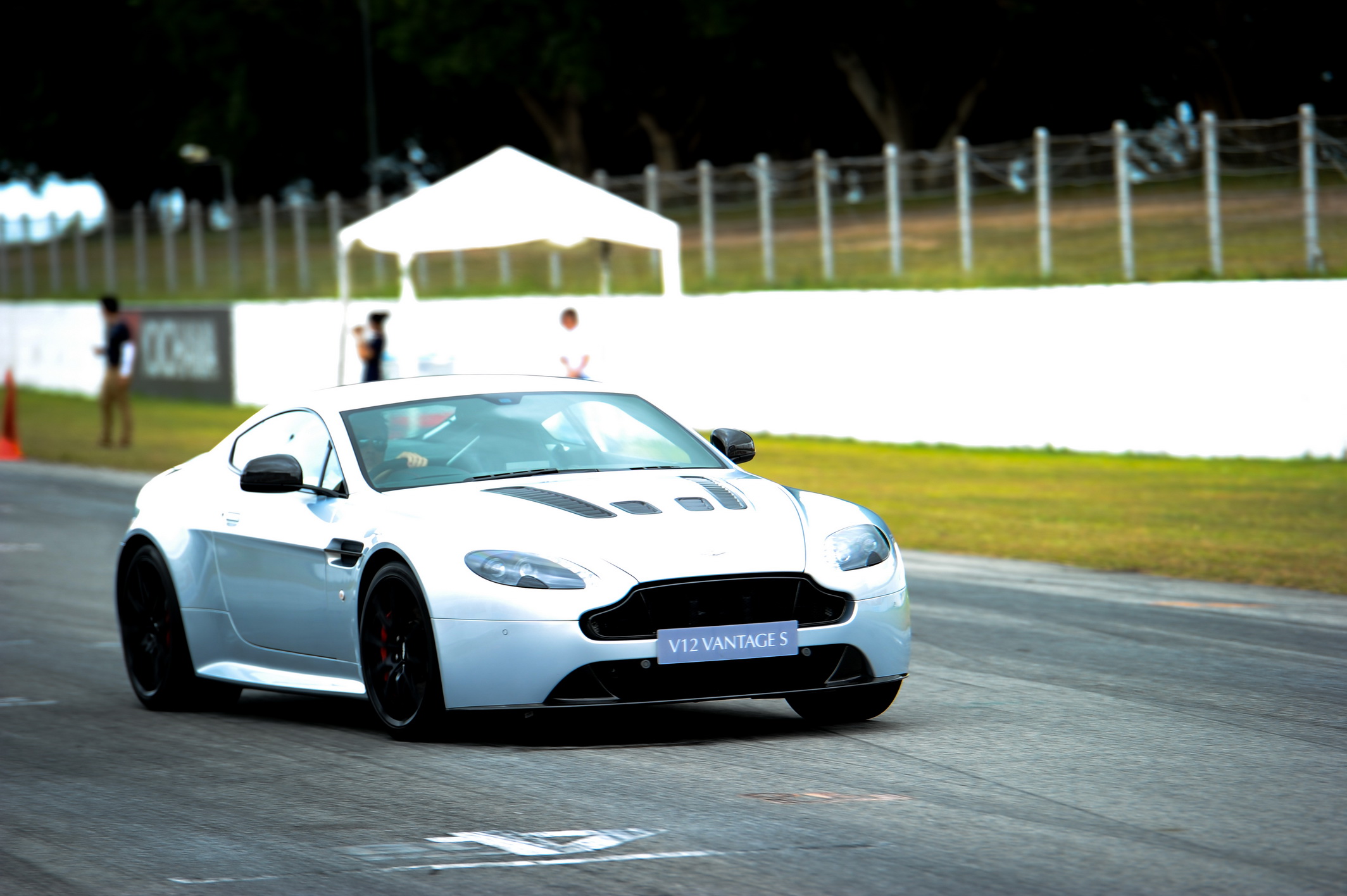 Aston3