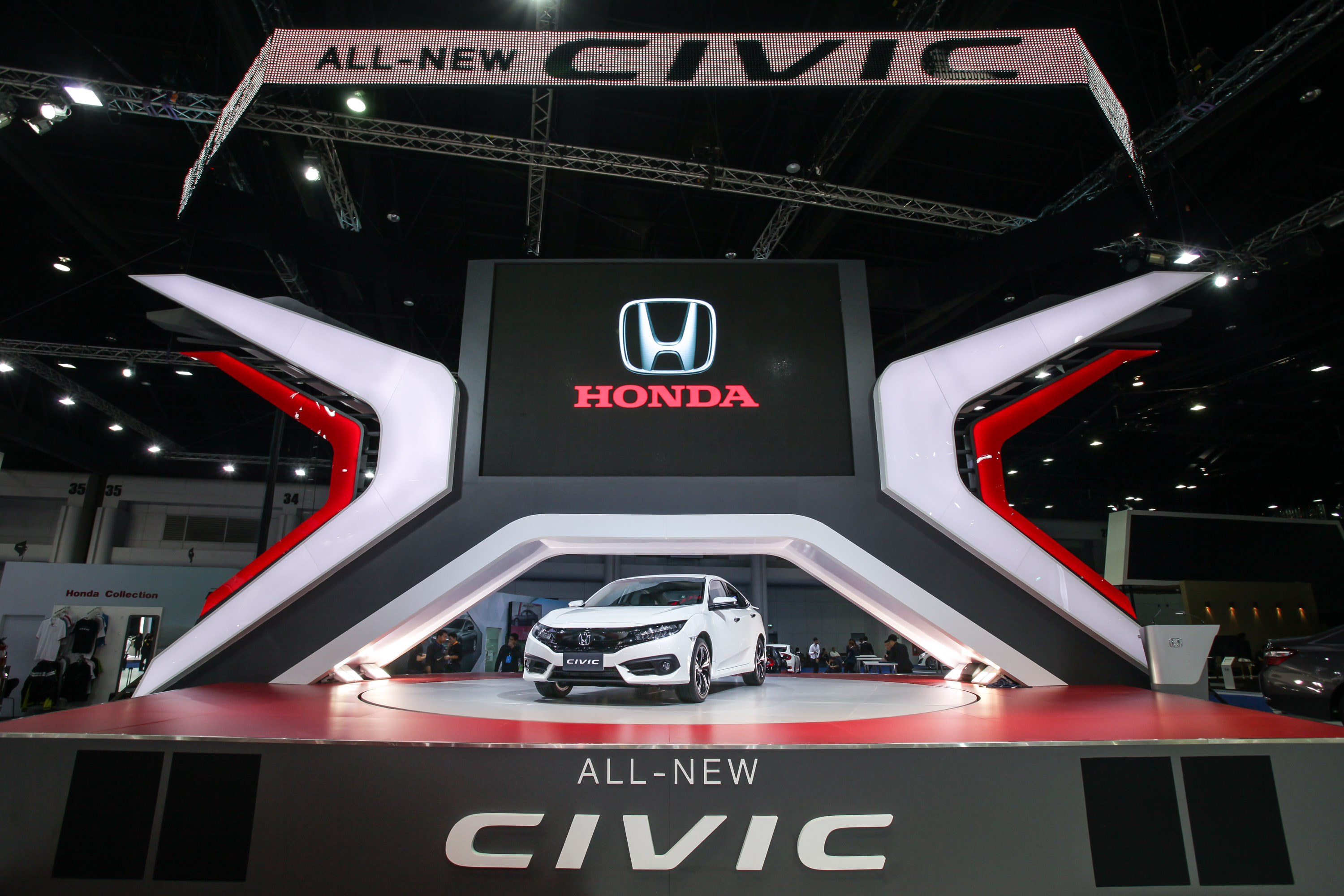 03 37th Motor Show Honda