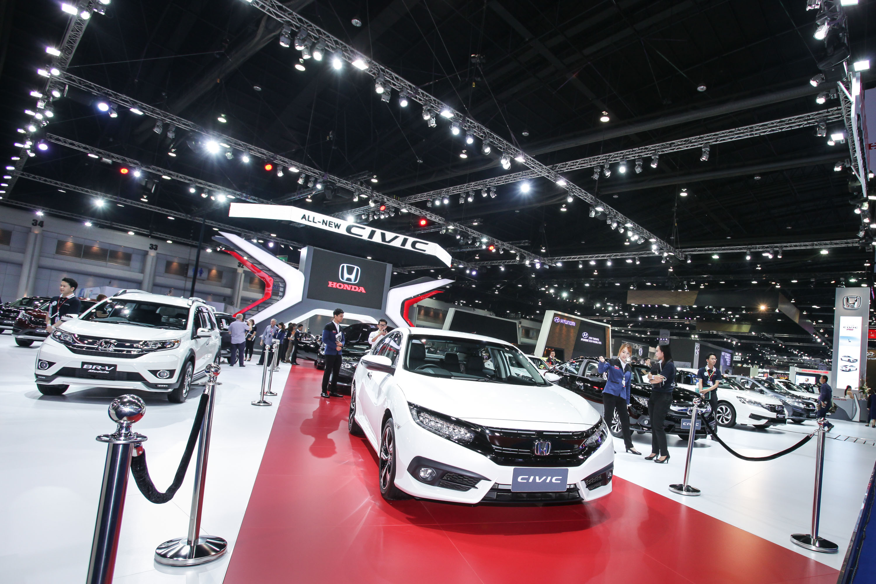 05 37th Motor Show Honda